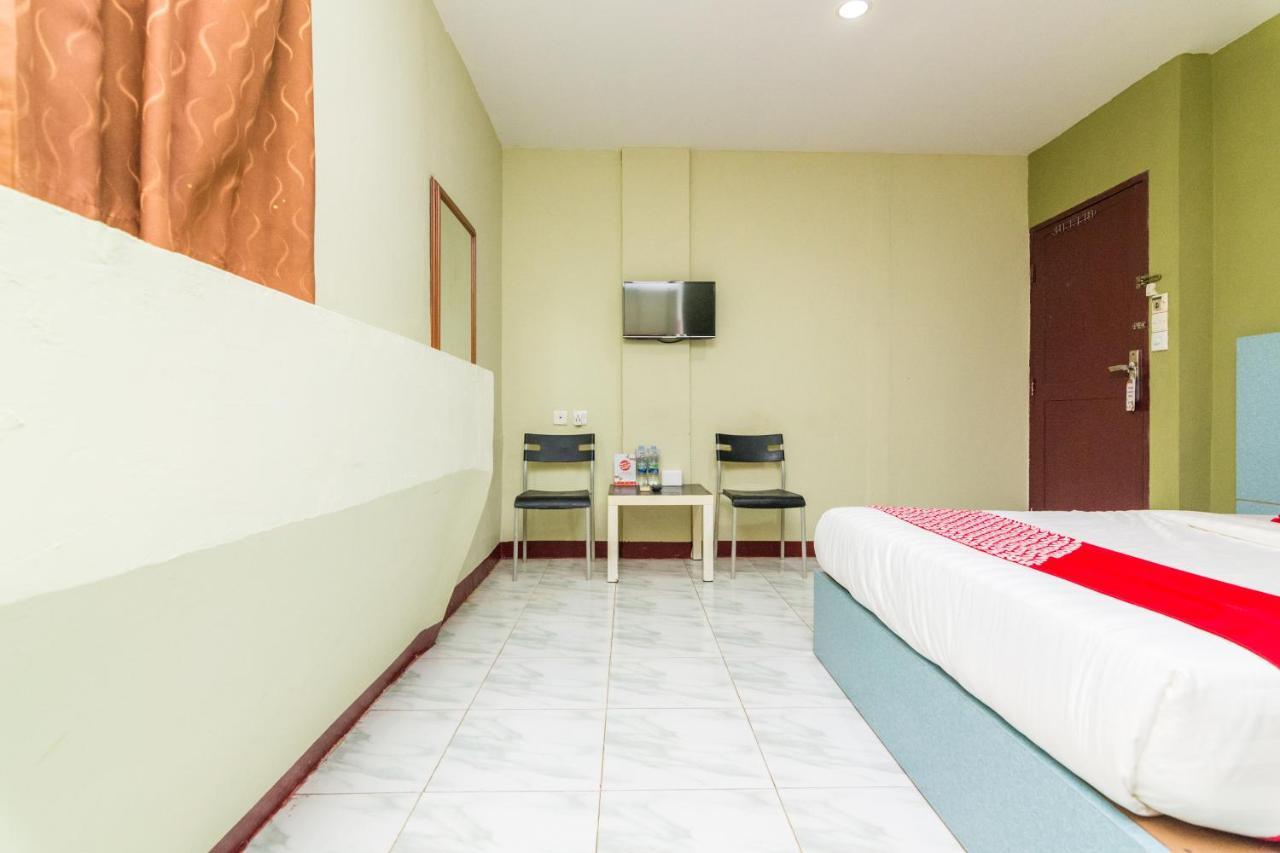 Vaccinated Staff - Oyo 1703 Terang Bintang Hotel Batam Esterno foto