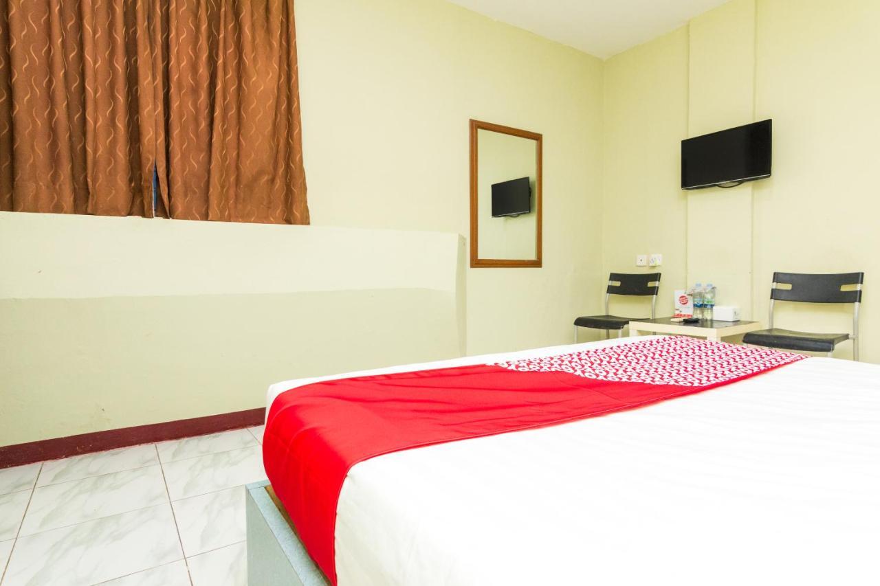 Vaccinated Staff - Oyo 1703 Terang Bintang Hotel Batam Esterno foto